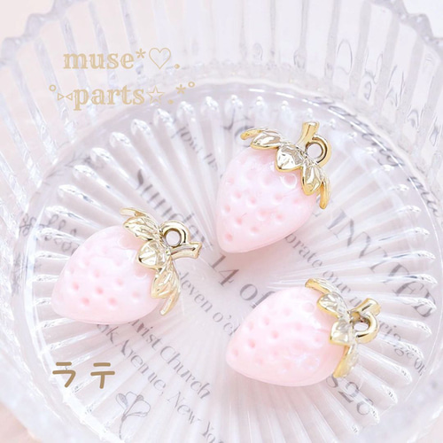 いちごパフェ☆デニムリメイクチャーム yu-beads-parts_jp-a3271