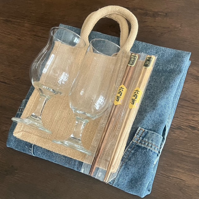 ＜SET＞特別価格 エプロン(ライトブルー)・グラス２・箸２・麻手提げ袋セット