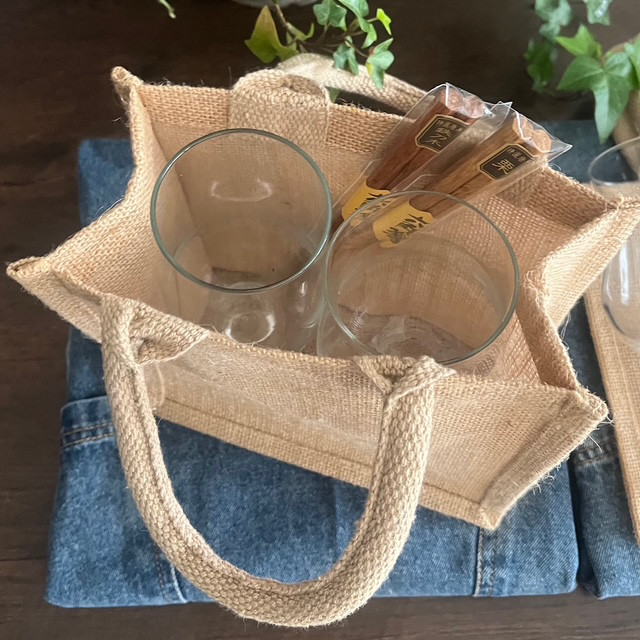 ＜SET＞特別価格 エプロン(ライトブルー)・グラス２・箸２・麻手提げ袋セット