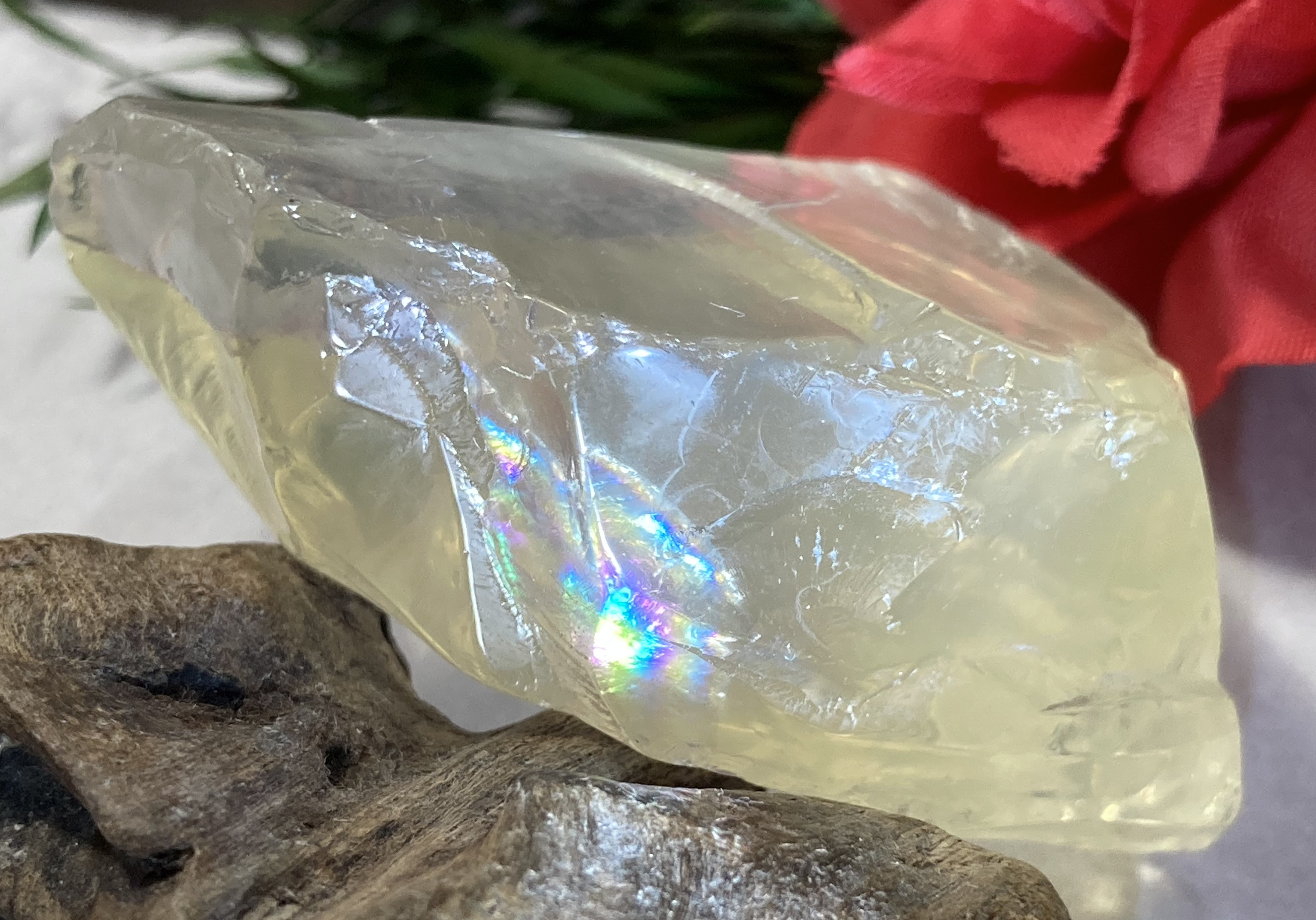 変革の石✨  レインボー　オウロヴェルデクォーツ メタモルフォーゼス　原石