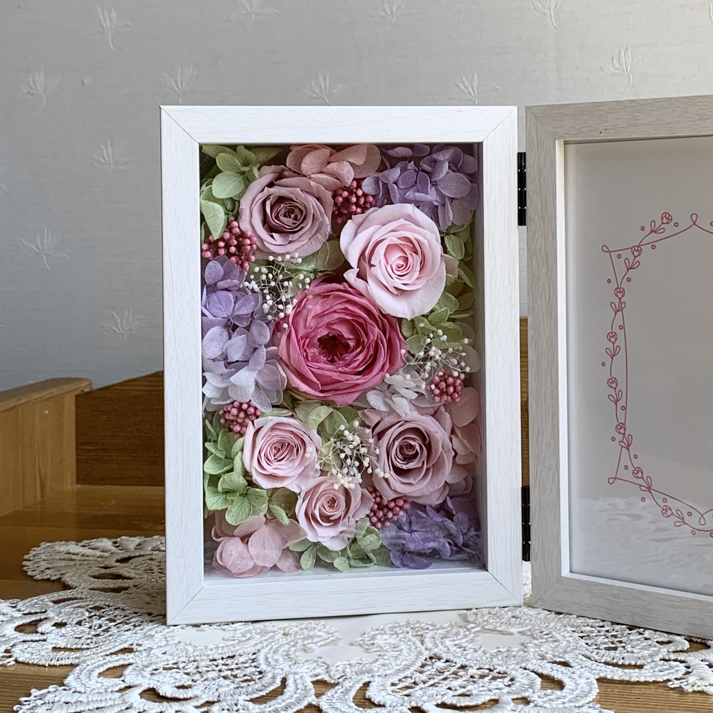 [受注制作] ピンクローズのフォトフレーム✤プリザーブドフラワー✤はがきサイズの写真が入る✤フラワーギフト 4,260円