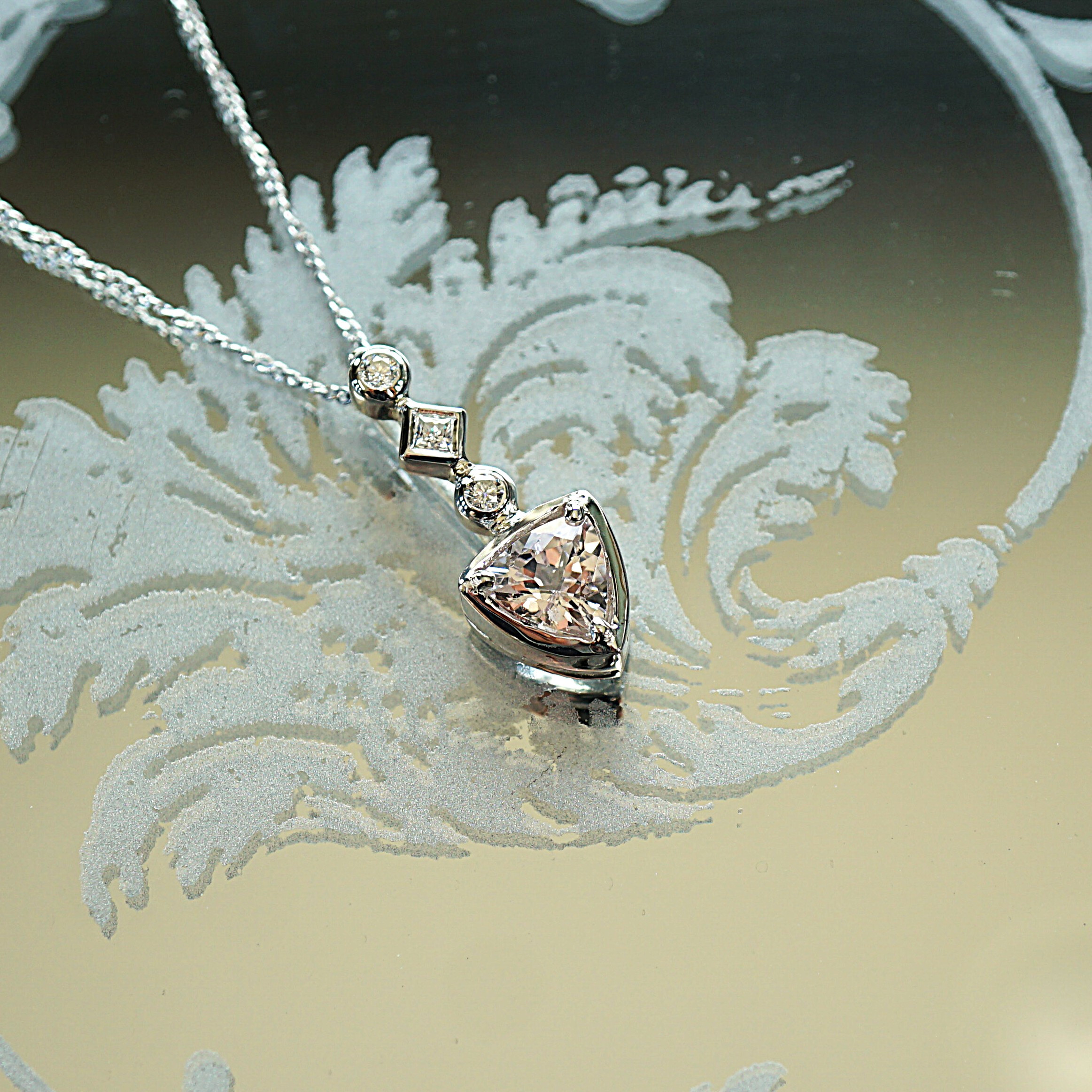 SV　トリリアントモルガナイト×モアッサナイト　ペンダント　＜ヘッドのみ＞ 14,058円