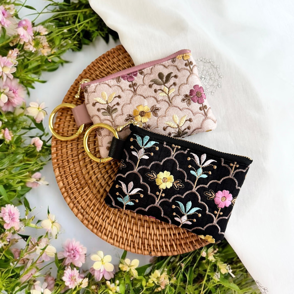 生地変更あり】インド・インド刺繍生地 ポーチ・オフホワイト系