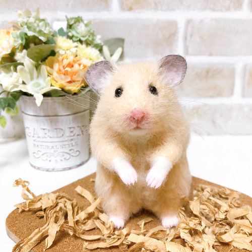 10.5cm 立ち姿 キンクマハムスター *羊毛フェルト* 羊毛フェルト