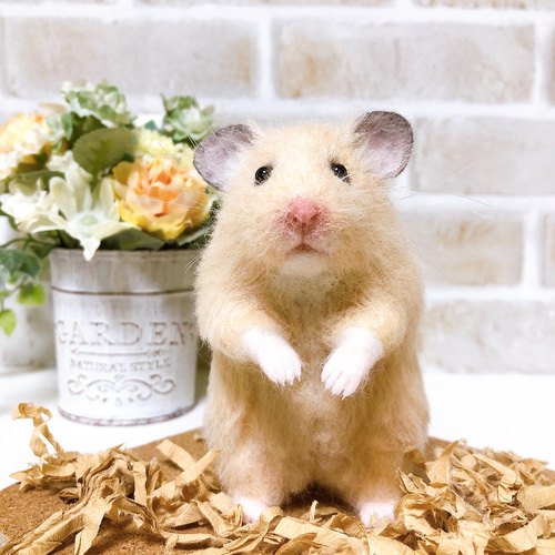 10.5cm 立ち姿 キンクマハムスター *羊毛フェルト* 羊毛フェルト