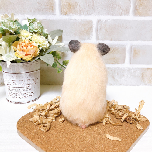 10.5cm 立ち姿 キンクマハムスター *羊毛フェルト* 羊毛フェルト