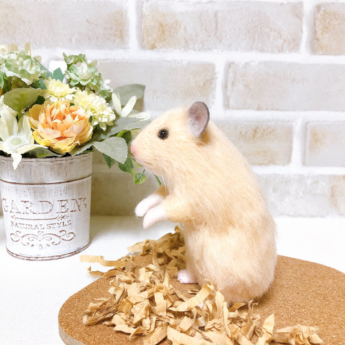 376 K 羊毛フェルト ハムスター 10.5cm 立ち姿 キンクマハムスター *羊毛フェルト* 羊毛フェルト