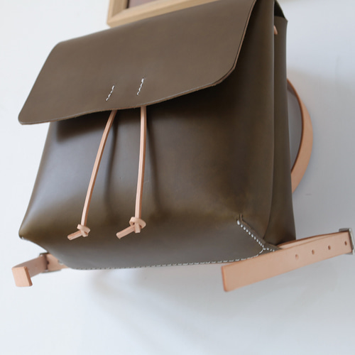 牛革手作りリュックサックレザーバックパック リュック・バックパック