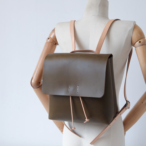 牛革手作りリュックサックレザーバックパック リュック・バックパック