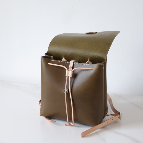 牛革手作りリュックサックレザーバックパック リュック・バックパック