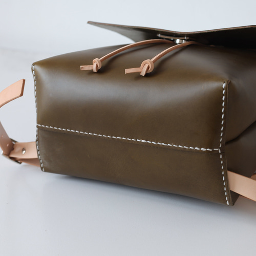 牛革手作りリュックサックレザーバックパック リュック・バックパック