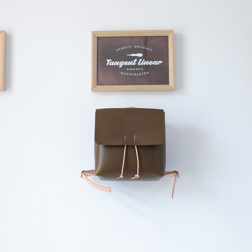 牛革手作りリュックサックレザーバックパック リュック・バックパック