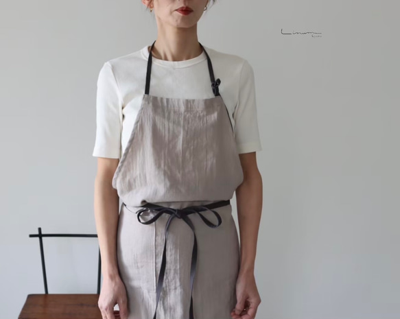 ふっくら厚さ2倍のとろみコットンダブルガーゼ×コットンリネンのシンプルなエプロン／ベージュ 1枚目の画像