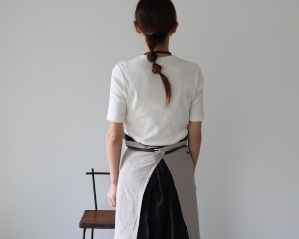 ふっくら厚さ2倍のとろみコットンダブルガーゼ×コットンリネンのシンプルなエプロン／ベージュ 4枚目の画像