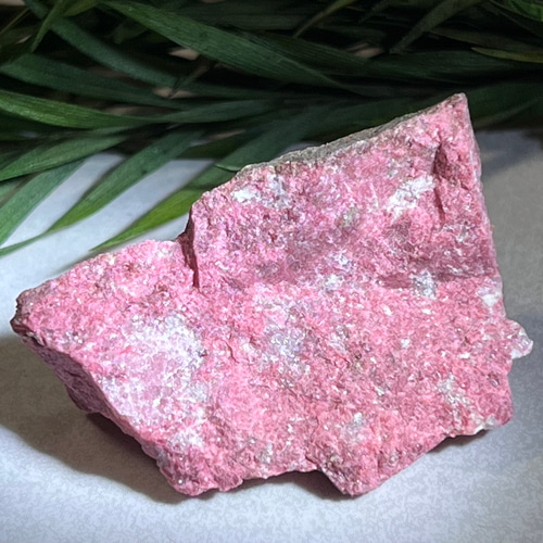 チューライト ピンク 翡翠 原石 桃簾石 ラフストーン 天然石 東洋