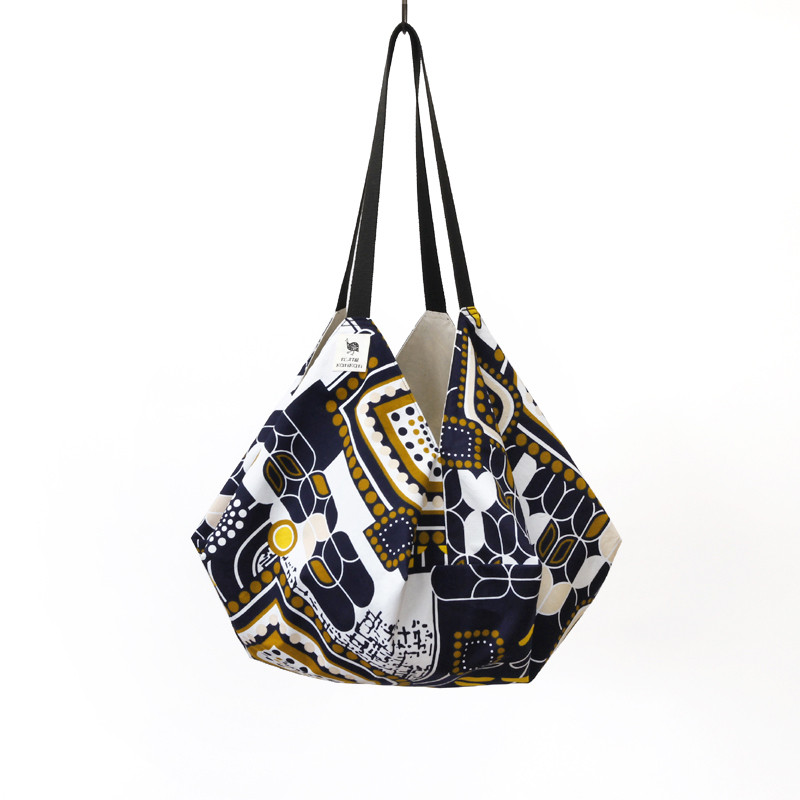 アフリカ布のマルシェバッグ（ 幾何学模様 ）肩掛け エコバッグ 買い物 ヨガ ピラティス