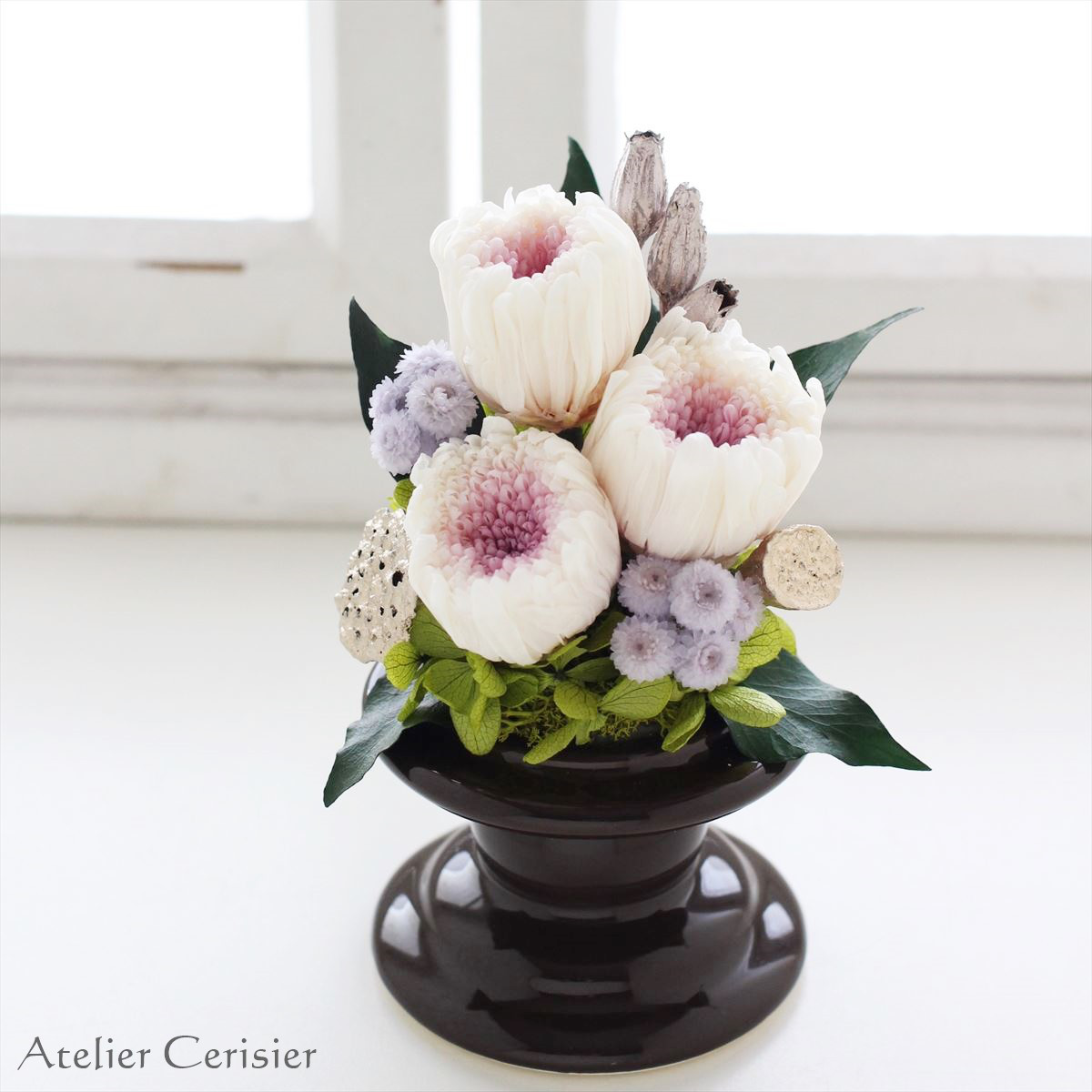 【特割】輪菊の仏花＜ツヅミ 白紫＞Sサイズ プリザーブドフラワー【お供え花】