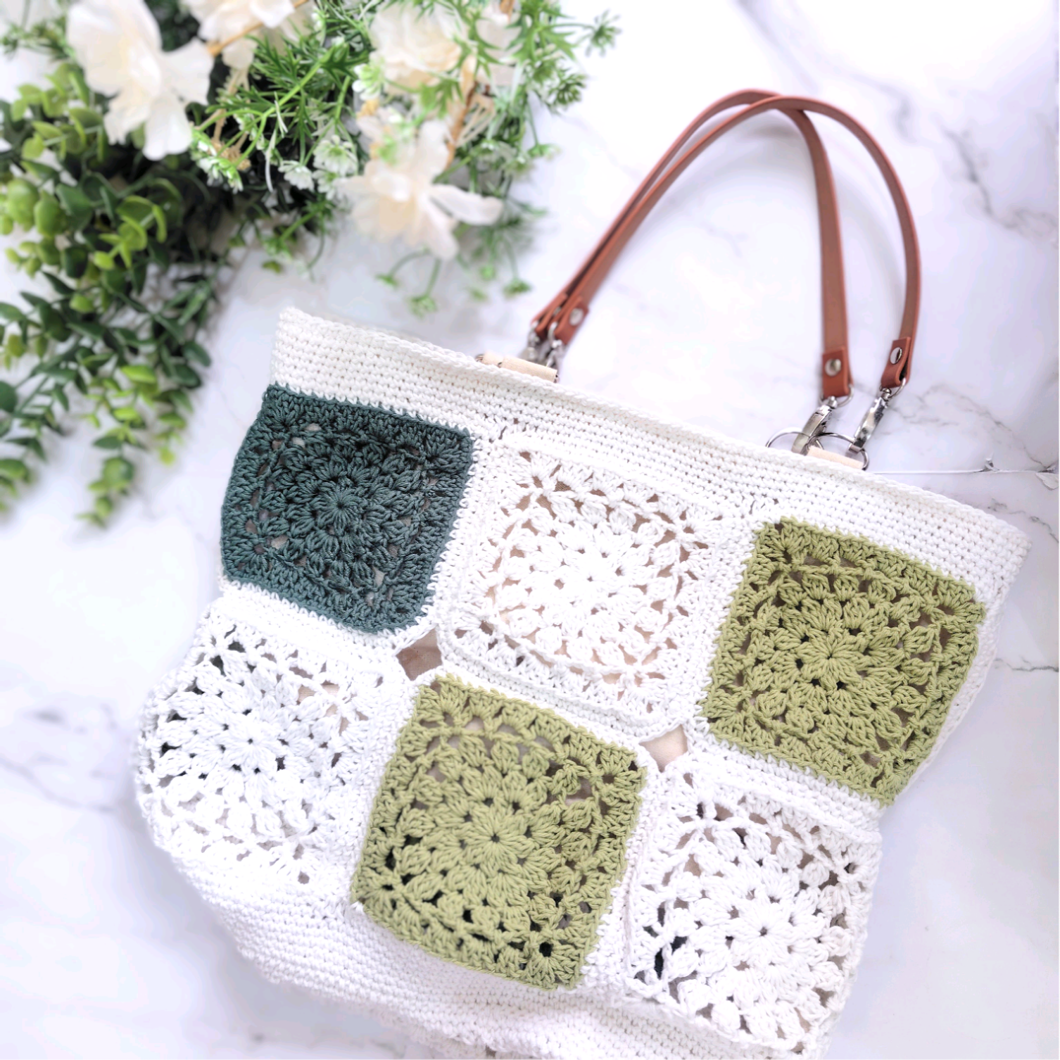 フラワーモチーフ編みトートバッグ 大きめ   大きめトート 大人 かぎ針編み コットン 花柄 白 ホワイト グリーン 緑
