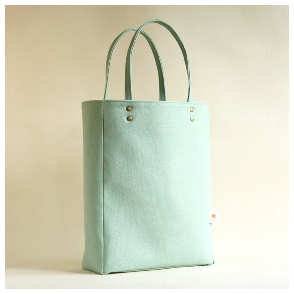 ”人気バッグ2点セット” PVCのスクエアサコッシュ（グレー）と帆布のペーパーバッグトート（ペールグリーン）《受注制作》