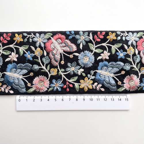 711 【 幅：8.5cm 】 インド刺繍リボン ブラック 布地 ピンク ブルー