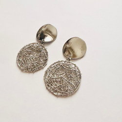 【送料無料】透かしシルバー ピアス イヤリング 2枚目の画像