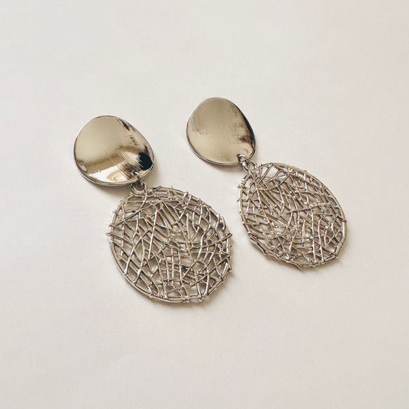 【送料無料】透かしシルバー ピアス イヤリング 3枚目の画像