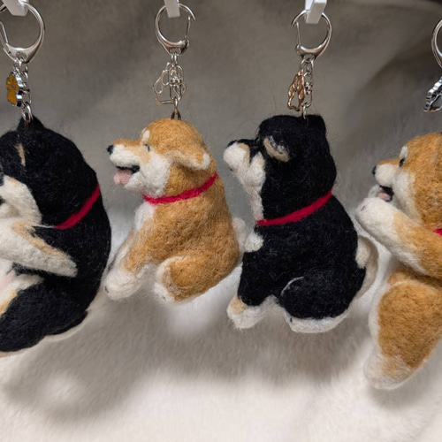 柴犬 羊毛 羊毛フェルト ハンドメイド 黒柴 キーホルダー 羊毛フェルト