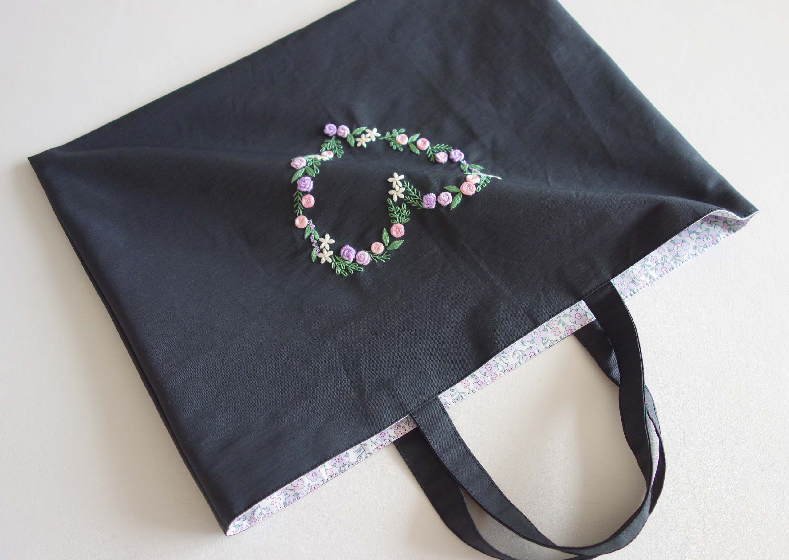 レッスンバッグ　ハート　花 刺繍　チャコール　グレー　リバティ チェリー 女の子