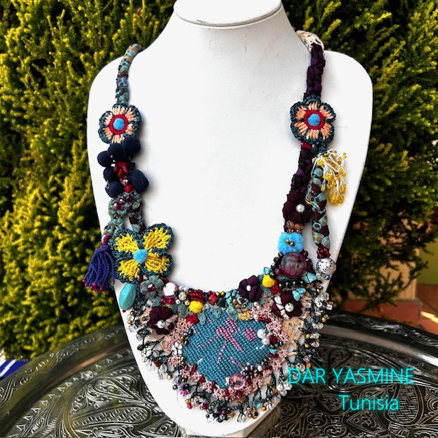 トルコ伝統工芸　oya刺繍　ロングネックレス　「珊瑚の海」　ネックレス105