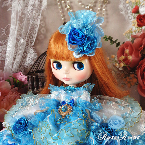 ベルサイユの薔薇 華やかなブルーローズ煌めきのボリュームフリル