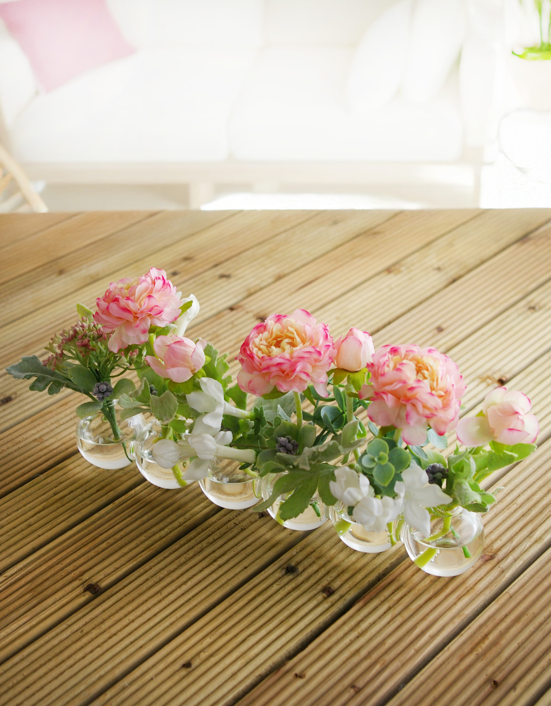 SALE♪ paniechuchu ♪【マジカルウォーター】フラワーアレンジ（ガラス花器）ラナンキュラス♪