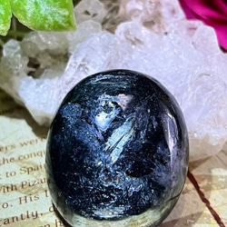 破魔の御守り✨ ヌーマイト フェアリークィーン オーバル ルース 原石