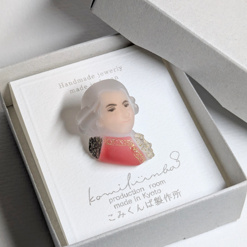モーツァルトさんのピンバッジ／アクセサリー ピンバッチ こみくんば