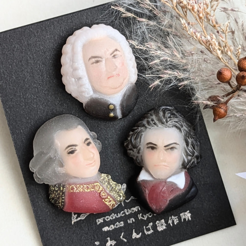 モーツァルトさんのピンバッジ／アクセサリー ピンバッチ こみくんば