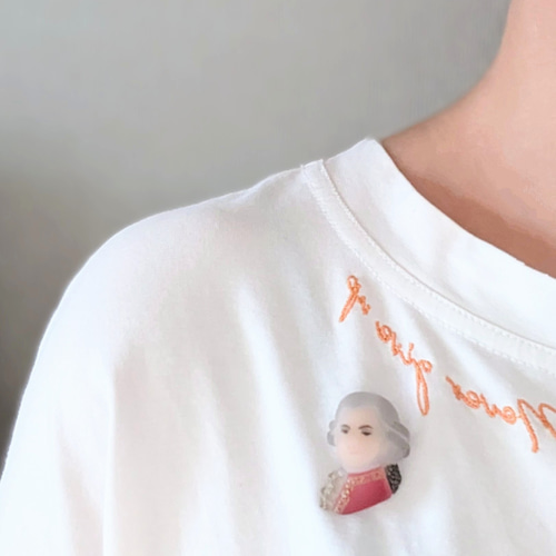 モーツァルトさんのピンバッジ／アクセサリー ピンバッチ こみくんば