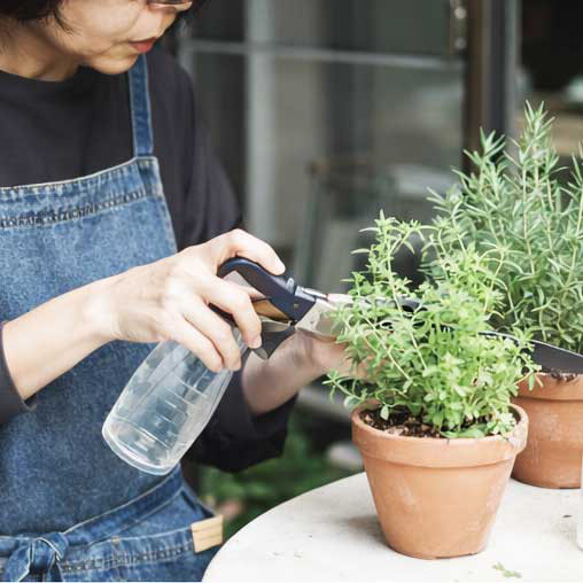 【母の日ギフト】デニムエプロン おしゃれエプロン 肩が楽なエプロン 実用的プレゼント 無地 ラッピング対応 O-370 7枚目の画像