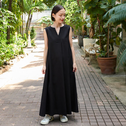 【着丈調整可能】すっきり華奢見せAライン コットン キーネック ノースリ ワンピース　ブラック　0655BK 2枚目の画像