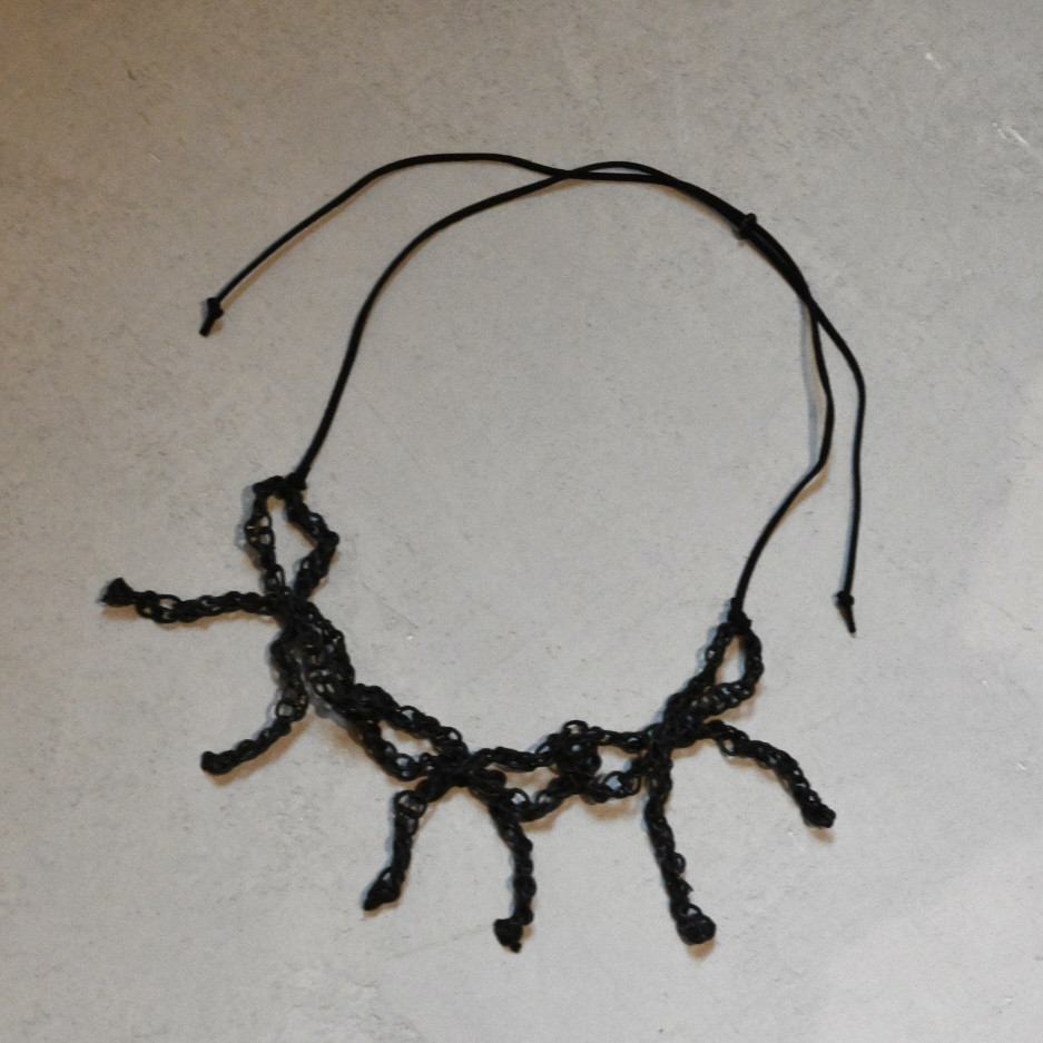 リボンコードネックレス　ブラック　黒　Ribbon necklace black/middle gauge