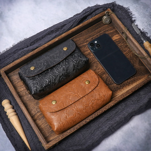 cardo fabrica 牛革スムースドットエンボス加工ポシェット レザーエンボス加工スマホポシェット 手作り牛革スマホポーチ 本革小銭