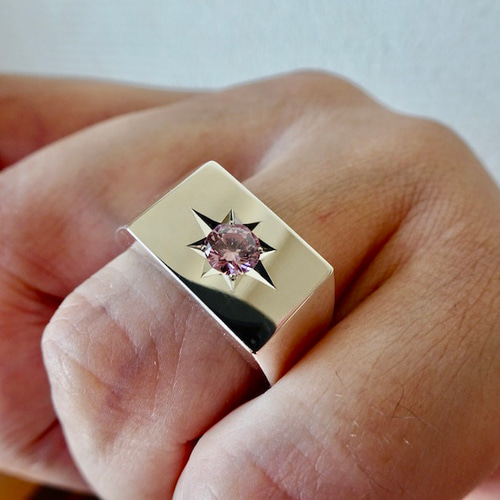 仁尾彫金『一つ星5mmピンクジルコニア、プラチナ印台リング 仁尾彫金『一つ星5mmピンクジルコニア、プラチナ印台リング