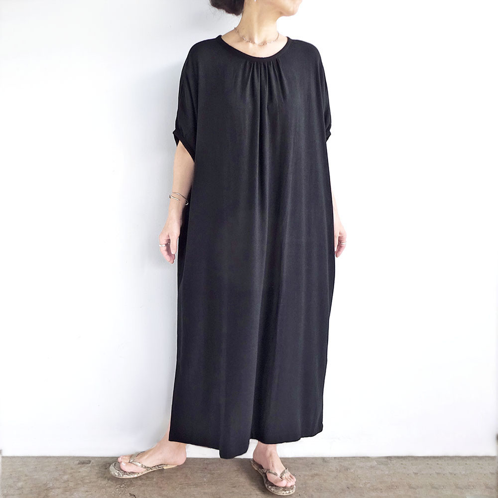 ドルマンスリーブワンピース（ブラック）