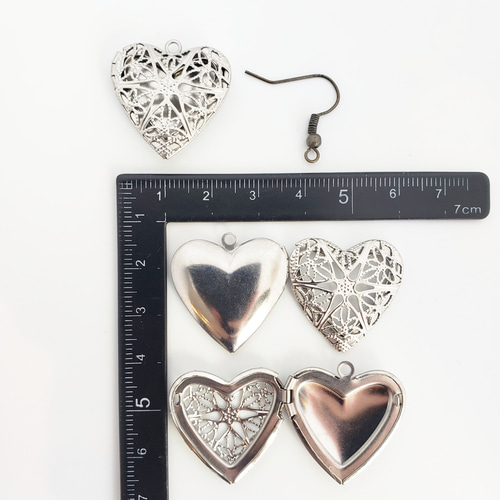 【銀製品925】平ハート（花柄）シルバーロケットペンダント ロケットペンダント 写真 シルバー ハート型 フラワー 刻印