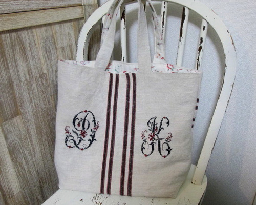 花文字イニシャル刺繍のアンティークドイツグレインサックリネン赤黒