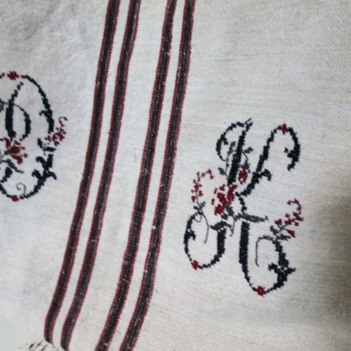 花文字イニシャル刺繍のアンティークドイツグレインサックリネン赤黒