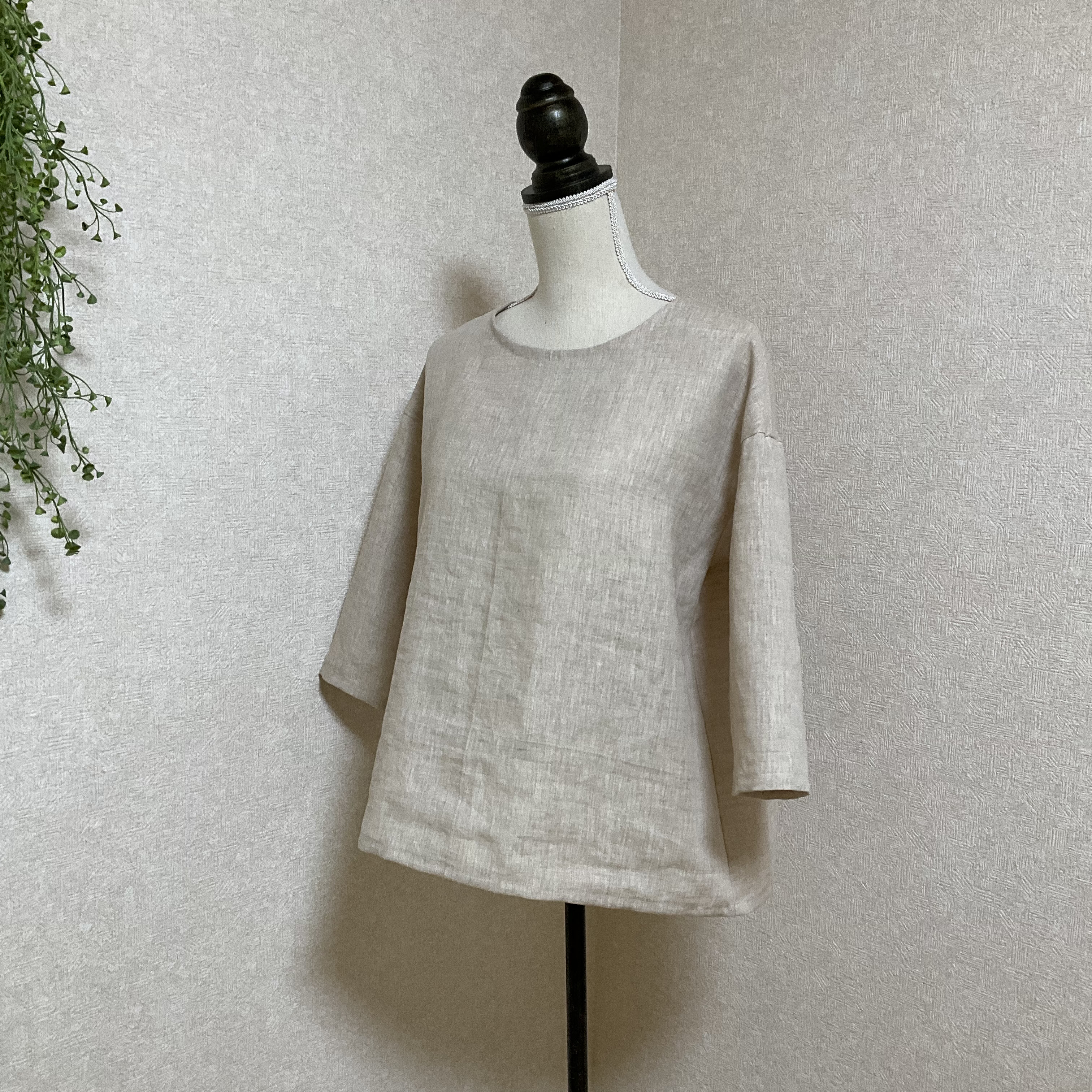 リネン100% 七分袖のシンプルブラウス　薄ベージュ