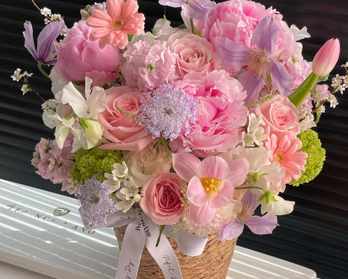 ⑦ 造花アレンジ ピンク・白・紫花束 アートフラワー　花器入　インテリア　ギフト 54d5ec5475e307dd96b95f0478815a