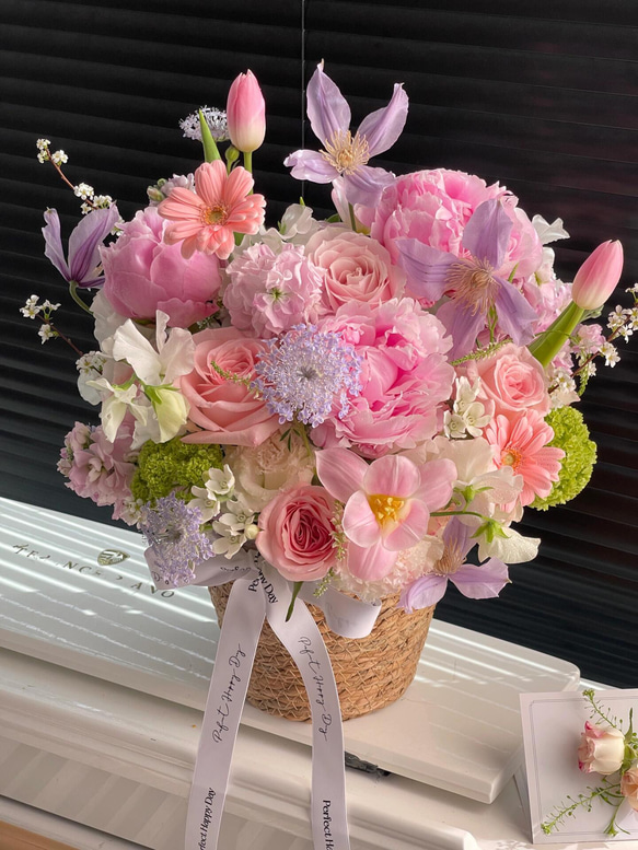 造花　赤い薔薇　オンシジウム　アレンジ　御祝　母の日　誕生日 フラワーアレンジ フラワー 誕生日 ギフト生花 花 カゴ お祝い
