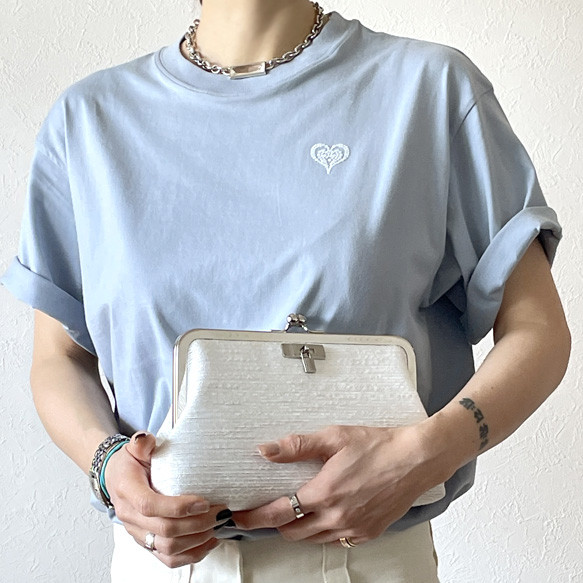 【夏限定8/31まで】爽やかブルーのハートTシャツ／オーガニックコットンTシャツ（受注生産） 8枚目の画像