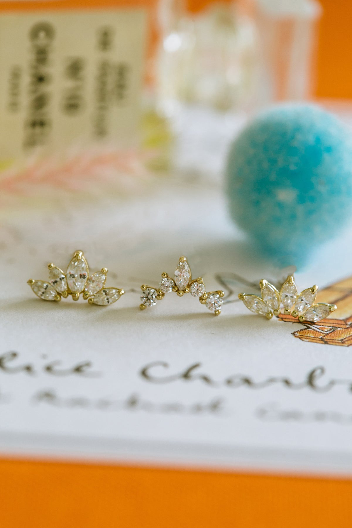 14K金 ゴールド ティアラ冠 ヘリックス 軟骨 アンチトラガス インナーコンク イヤリング ピアス ラブレット