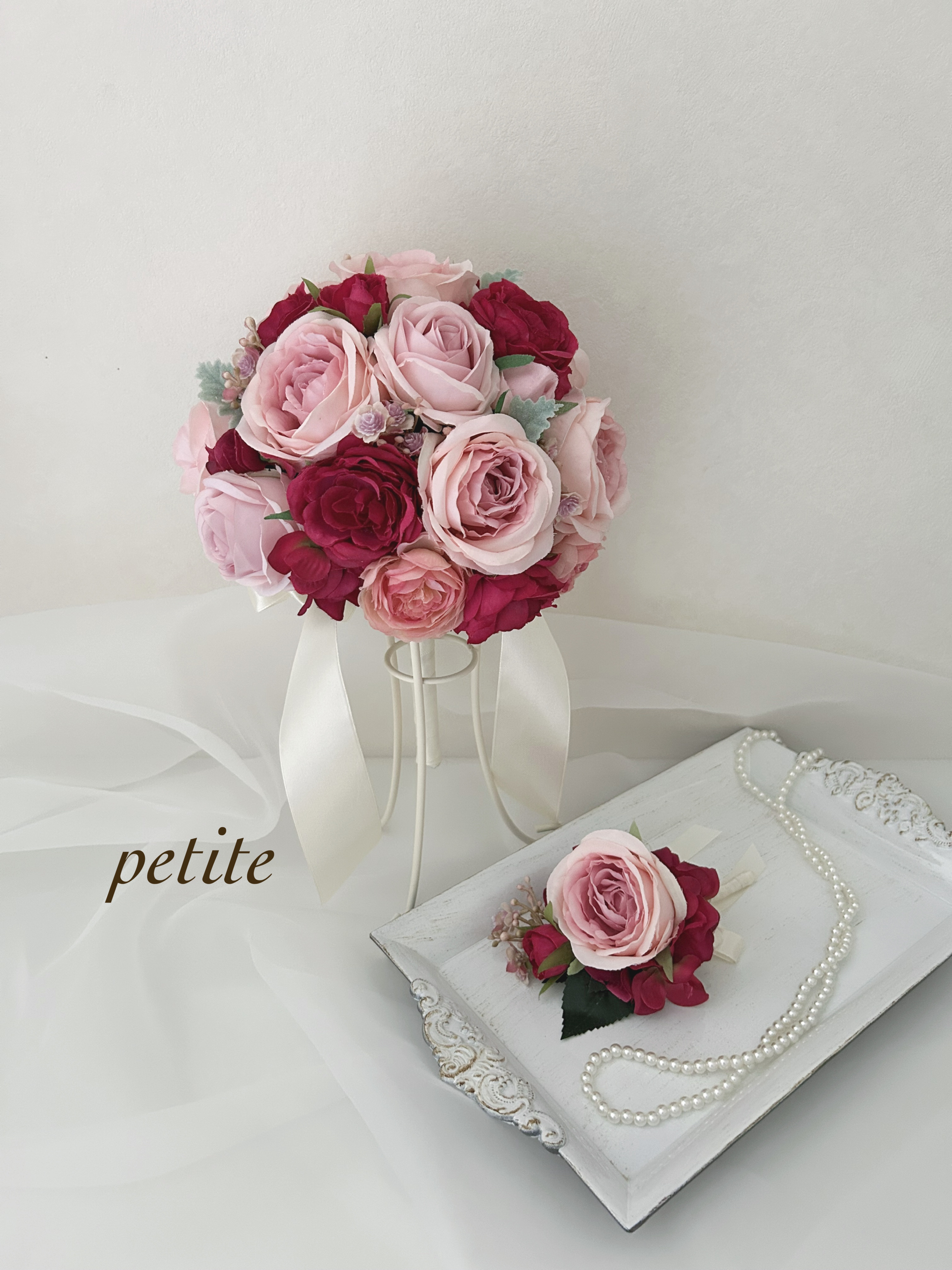 オーキッドカラーとピンクのラウンドブーケ・ブートニア　ブーケスタンドセット